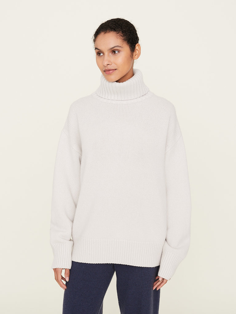 Extreme Cashmere No. 20 Oversize Xtra in Chalk