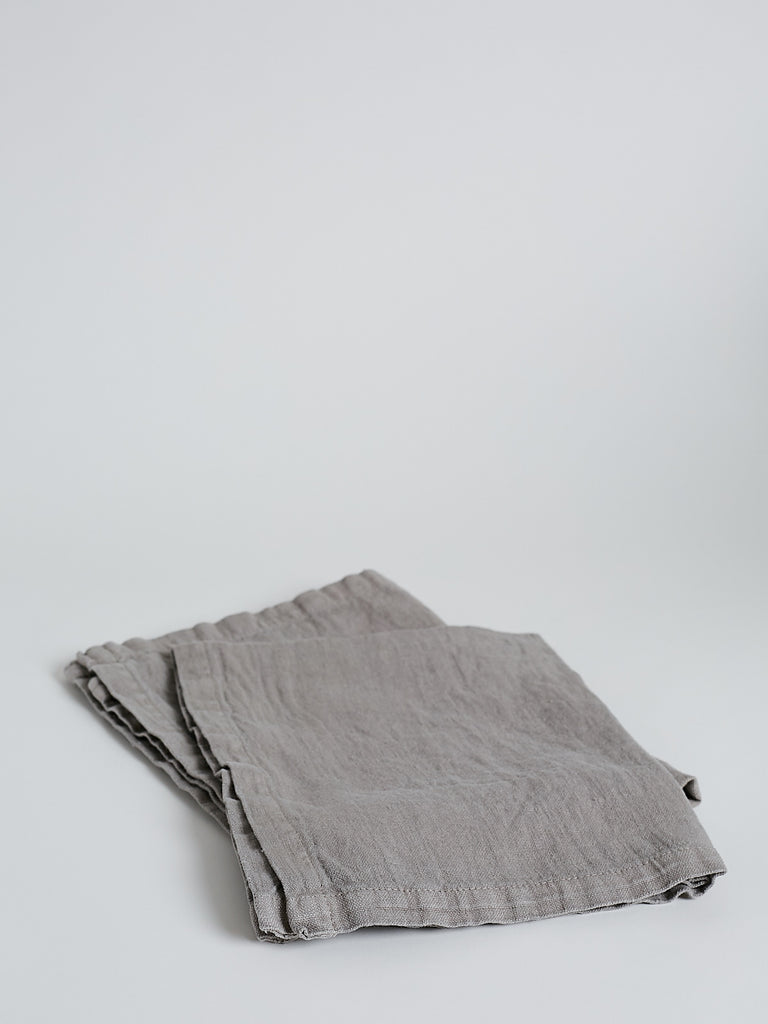 Once Milano Set of 2 Linen Placemats in Taupe