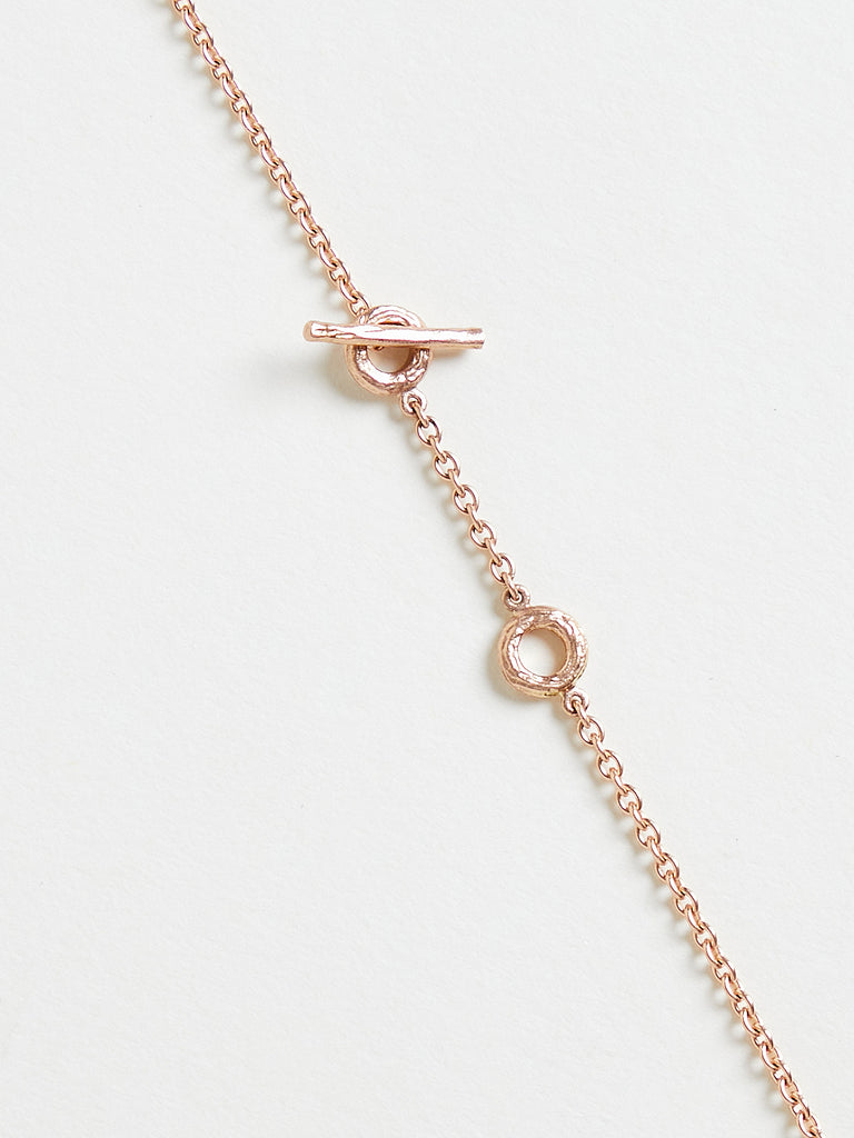 Mira Stella - 58cm Oak Bark Necklace with Two Rings & Toggle Clasp in 18k Rose Gold