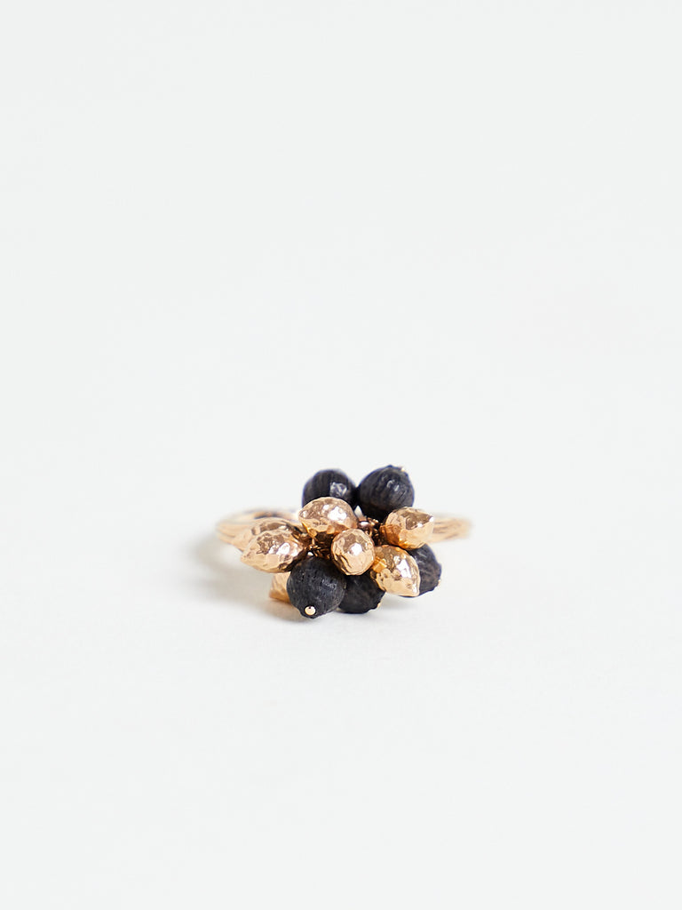 Mira Stella - 7 Sea Kale Seed with 5 Ebony Peppercorns Ring in 18k Rose Gold