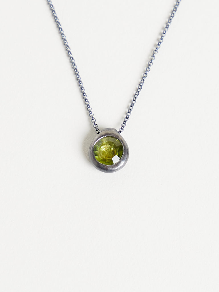 Rosa Maria - Pe Necklace with 1.99ct Peridot in Sterling Silver