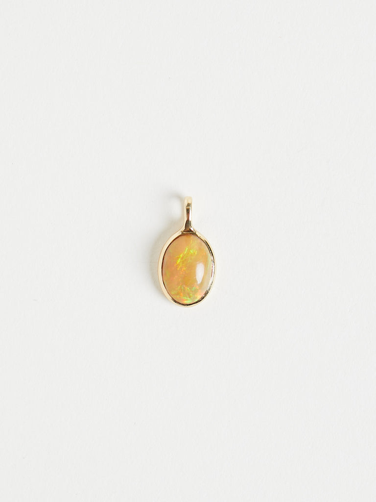 Myrto - Cabochon Pendant with 2.97ct Opal on 18k Yellow Gold