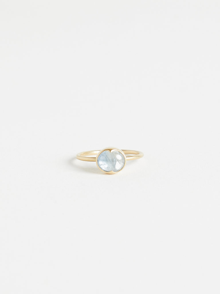 Gabriella Kiss - 1.03ct Horizontal Oval Aquamarine Ring in 18k Yellow Gold