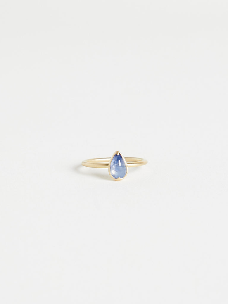 Gabriella Kiss - 1ct Pear Blue Sapphire Ring in 18k Yellow Gold