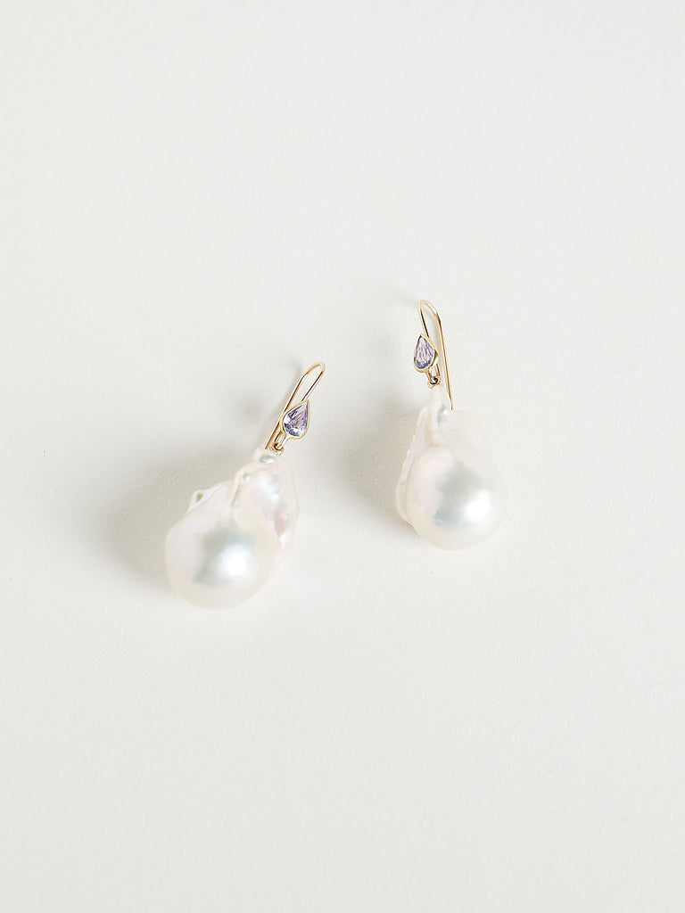 Gabriella Kiss - White Baroque Pearl Earrings on 18k Yellow Gold with Tanzanite