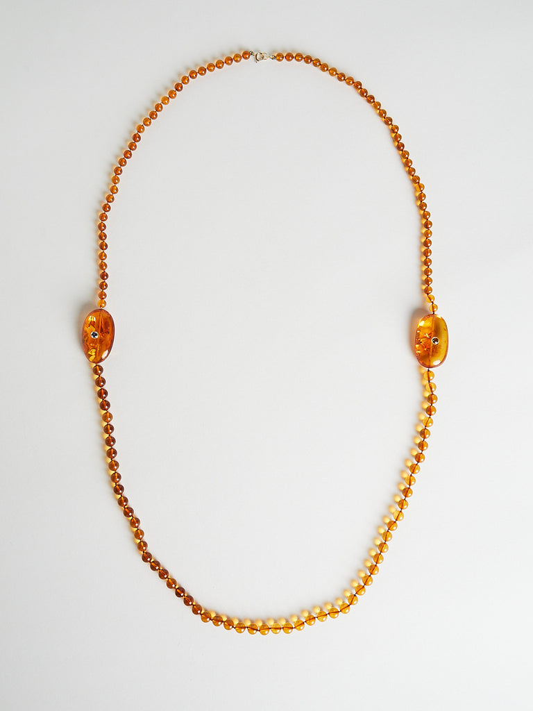 Anna Maccieri Rossi  - Dégradé Colour Amber Necklace with Blue and Orange Sapphires Set on Oval Amber Pieces and 18k Yellow Gold Clasp