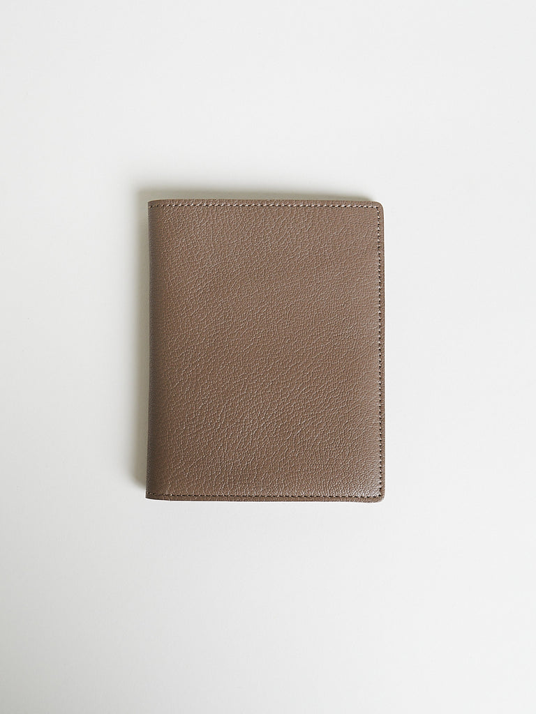 Arts & Science - Passport Cover in Gray Beige