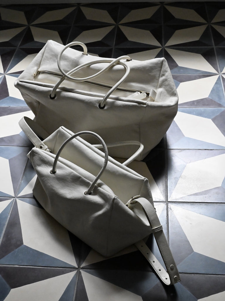 Shoulder Bag Large Matte in Chalk
