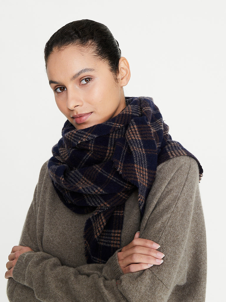 Album di Famiglia - Tartan Triangle Scarf in Ink