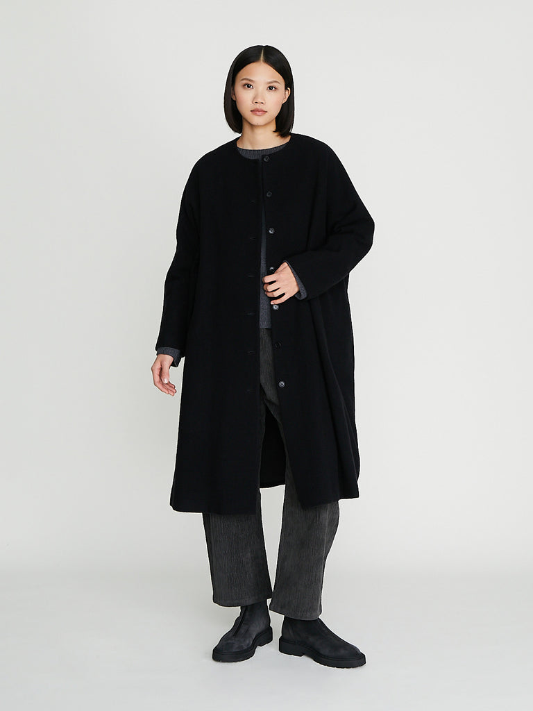 Apuntob - Heavy Cashmere Coat in Black