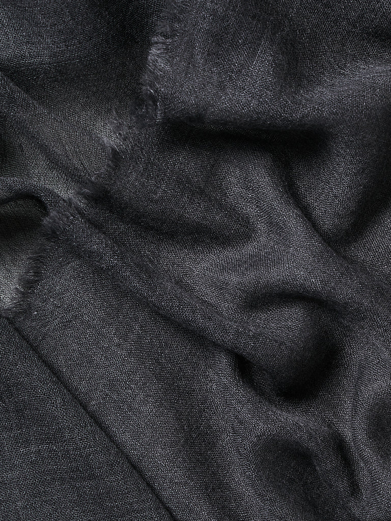 Arts & Science - Fringe Shawl M in Charcoal Gray