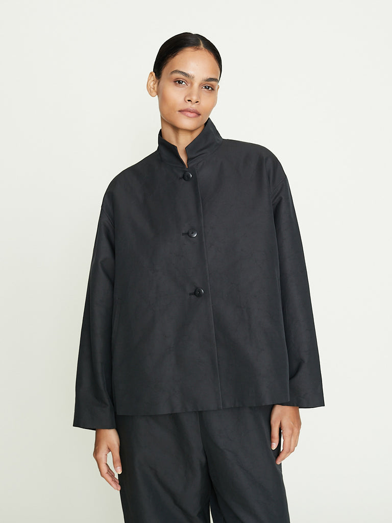 Arts & Science Back Tuck Cropped Jacket in Vintage Black