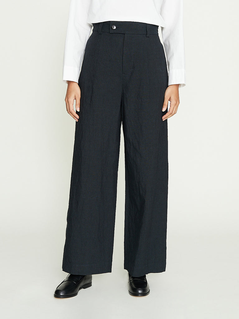 Arts & Science Dart Front Wide Pants in Navy