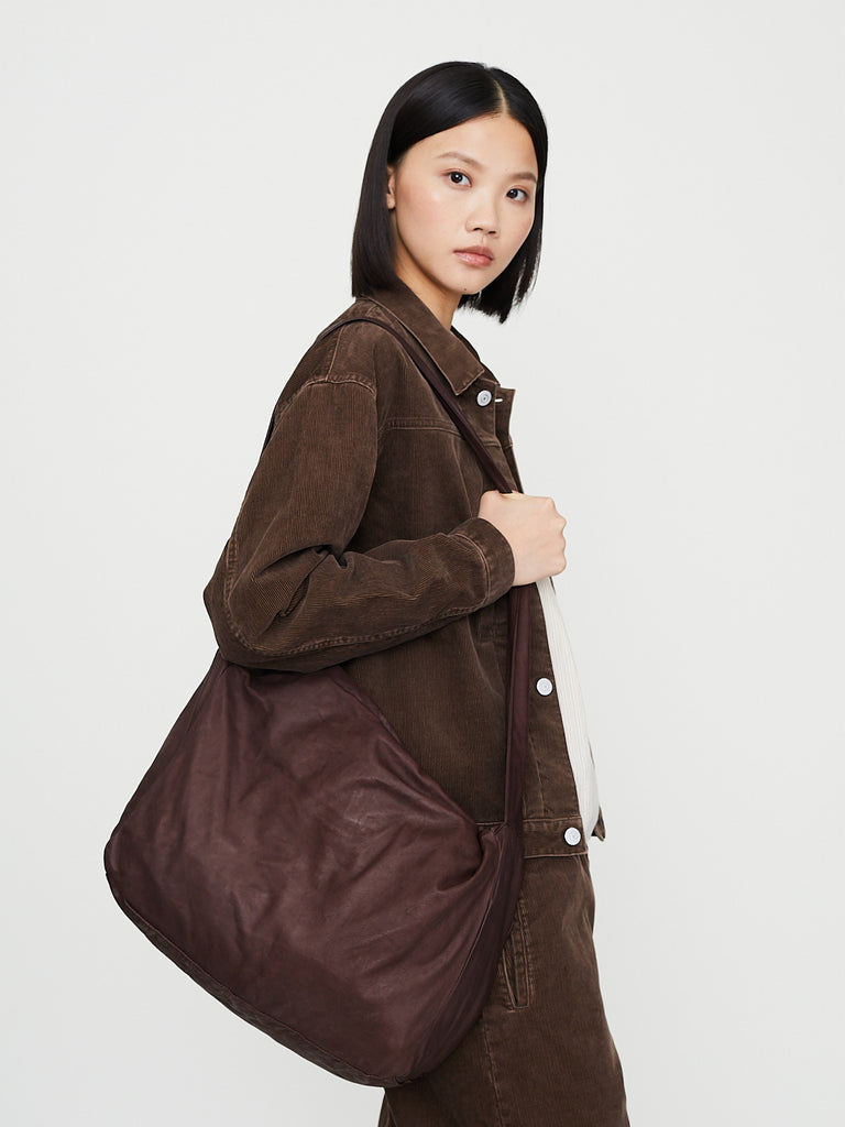 Arts & Science - Square Boston Shoulder Bag L in Choco