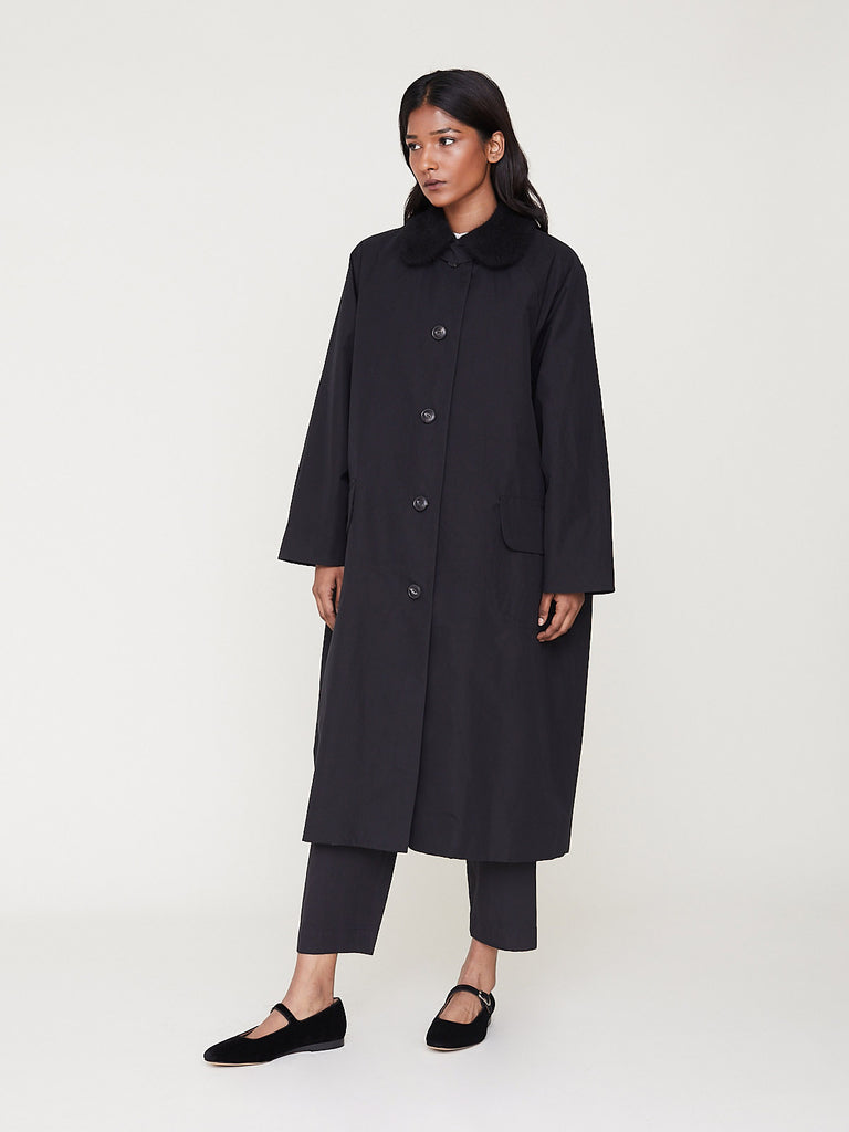 Arts & Science Attached Collar Coat in Black