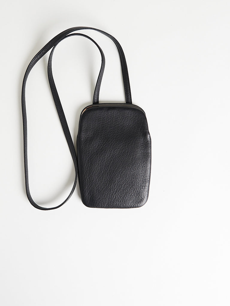 Arts & Science Push Gamaguchi Pochette in Black