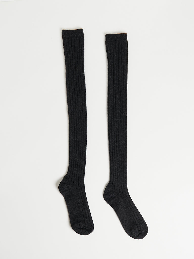 Auralee Cashmere Low Gauge Knee-High Socks in Charcoal