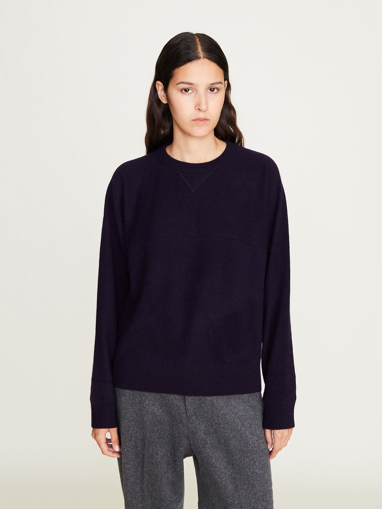 Bare - Feather-Soft Cashmere Sweatshirt in Navy