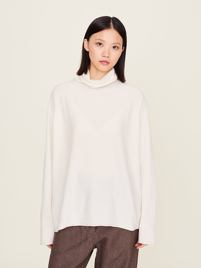 Casey Casey - Chimney Seamless Jumper Cash in Porcelain