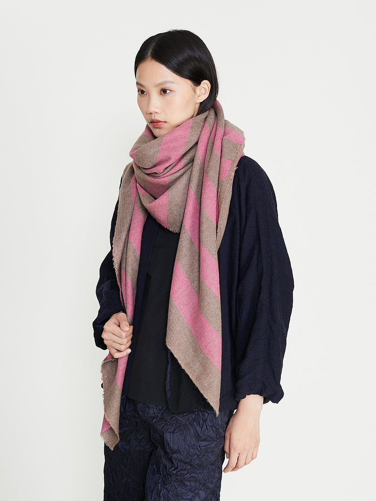 Daniela Gregis - Scialle Shawl in Natural Fuchsia Stripe