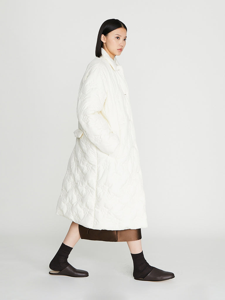 Eleph - Big Puff Coat in Off White