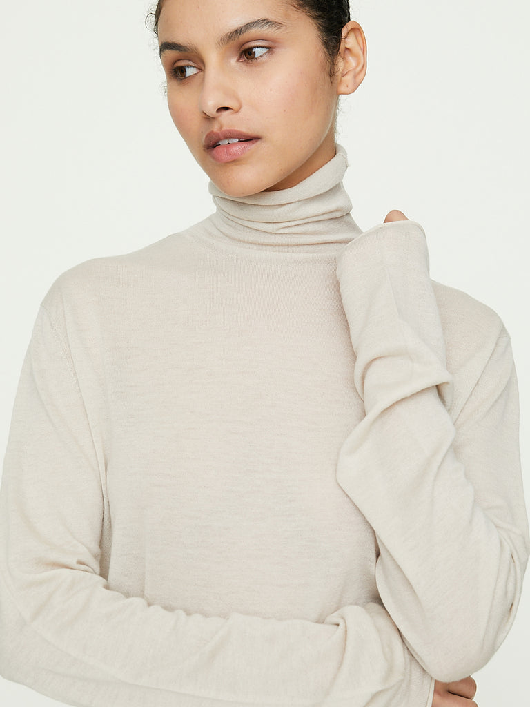 Extreme Cashmere No. 365 Thunder in Eggshell