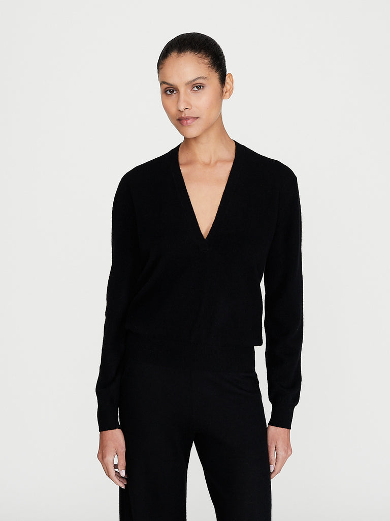 Frenckenberger - Mini Johnny Deep V Sweater in Black