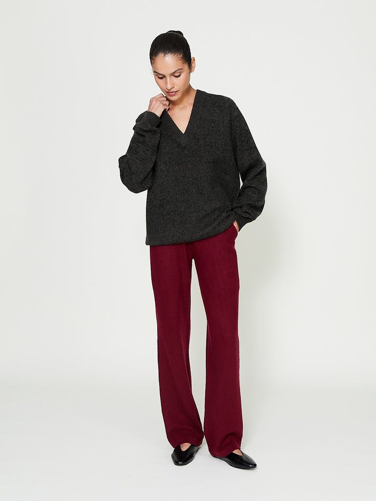 Frenckenberger - Boyfriend V-Neck Sweater in Black Olive/Black
