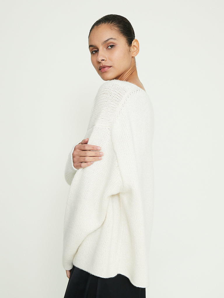 Fforme Jayden V-Neck Sweater in Cream