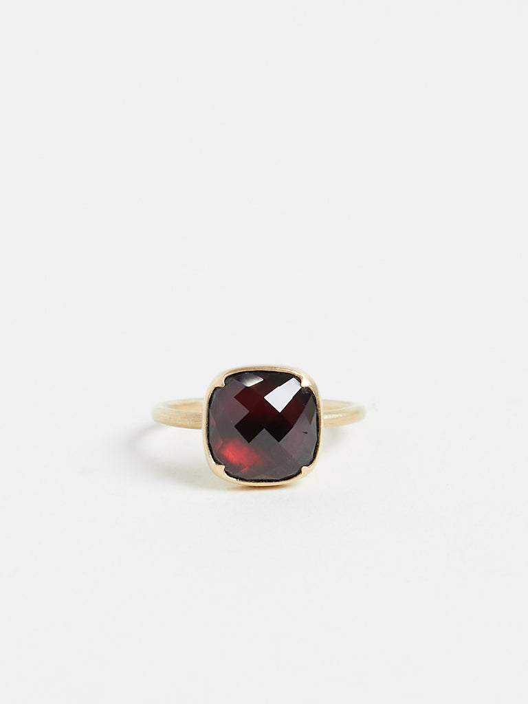 Gabriella Kiss 4.45ct Faceted Almandine Garnet Ring in 18k Yellow Gold