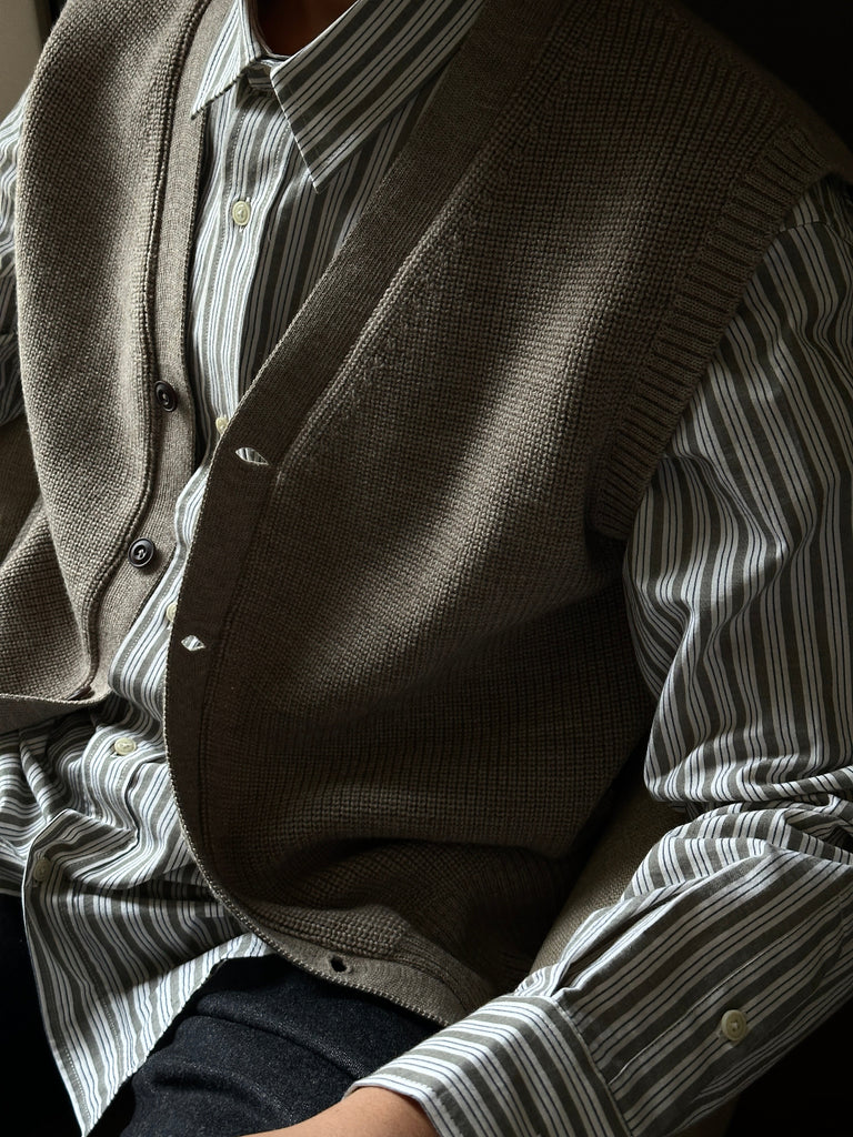 Simon Sleeveless Cardigan in Stone Mel