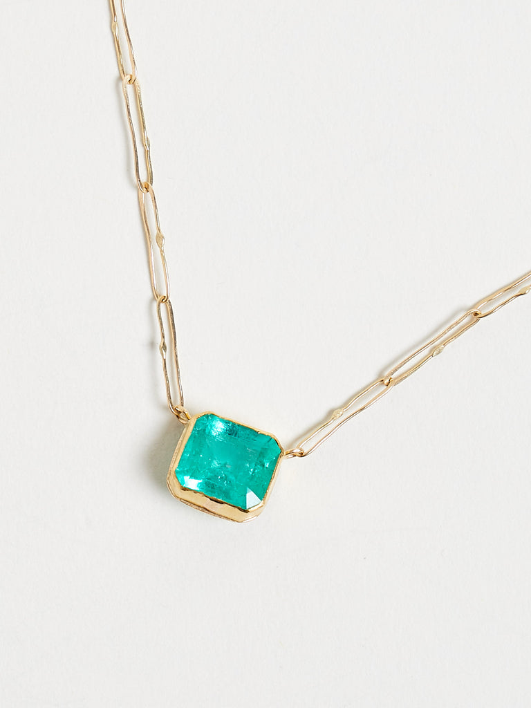 Judy Geib Echo Necklace with 5.45ct Square Colombian Emerald, set in 18k Gold