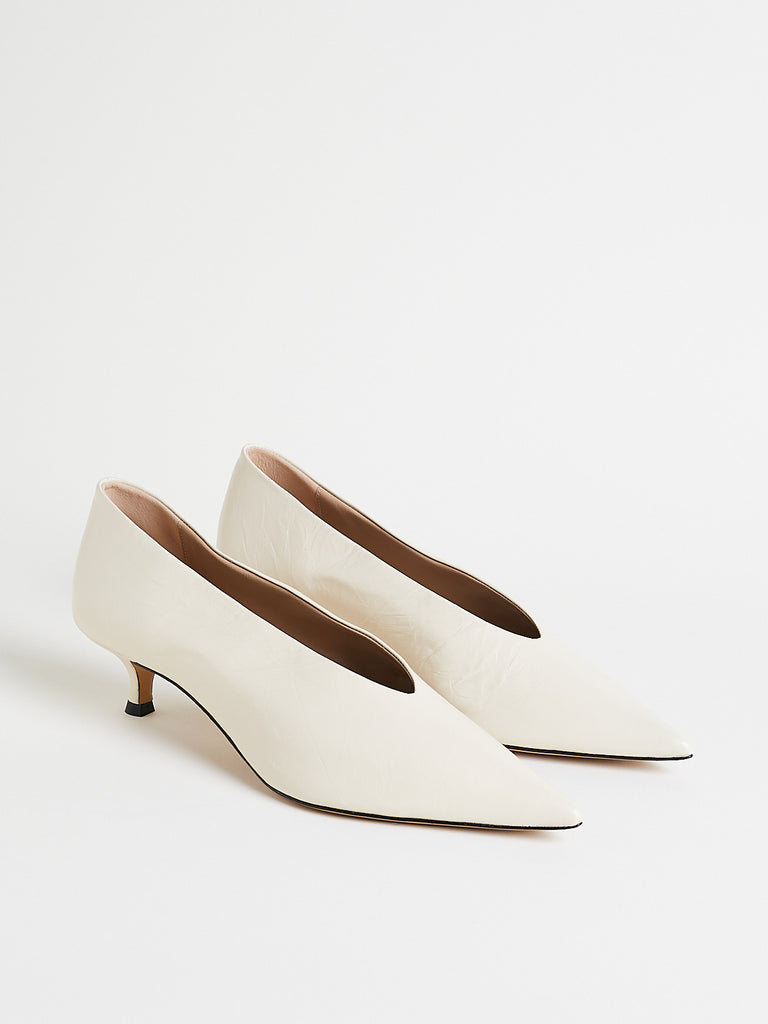 Le Monde Béryl - Babouche Kitten Heel in Ecru