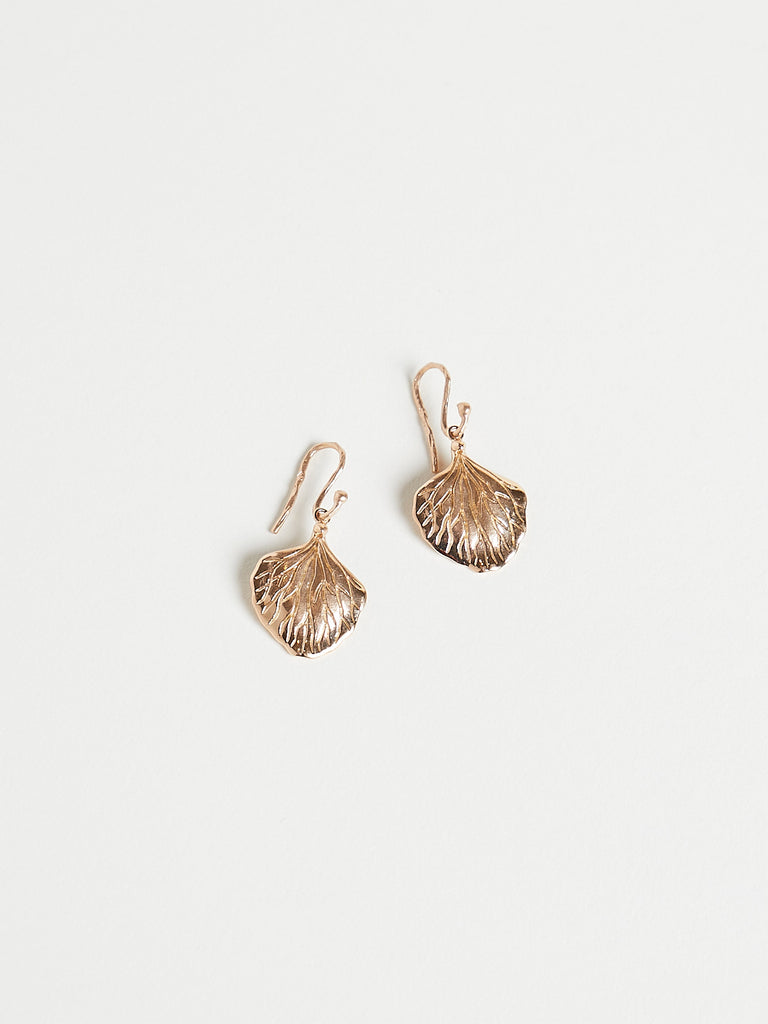 Mira Stella - Hydrangea Petal Earrings in 18k Rose Gold
