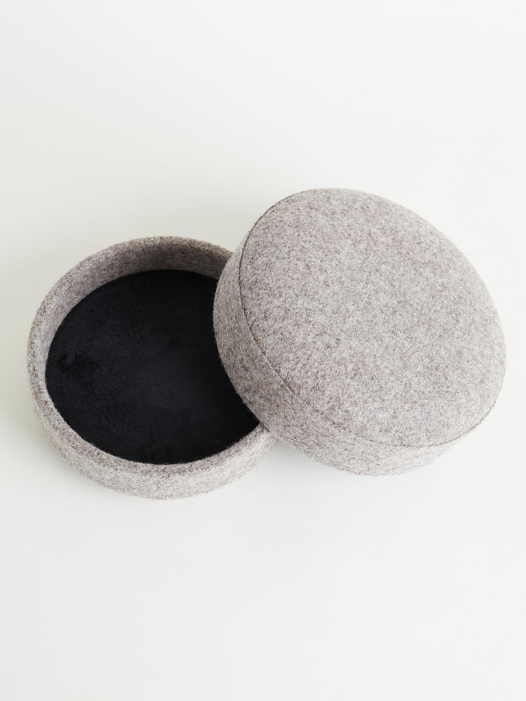 Michaël Verheyden Pastille Flat Box in Taupe Felt