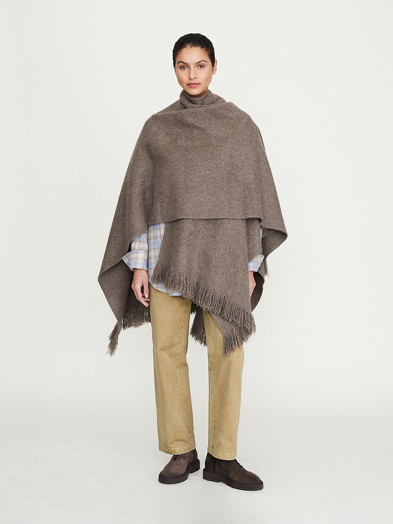 Norlha - Split Cape in Natural Yak Grey