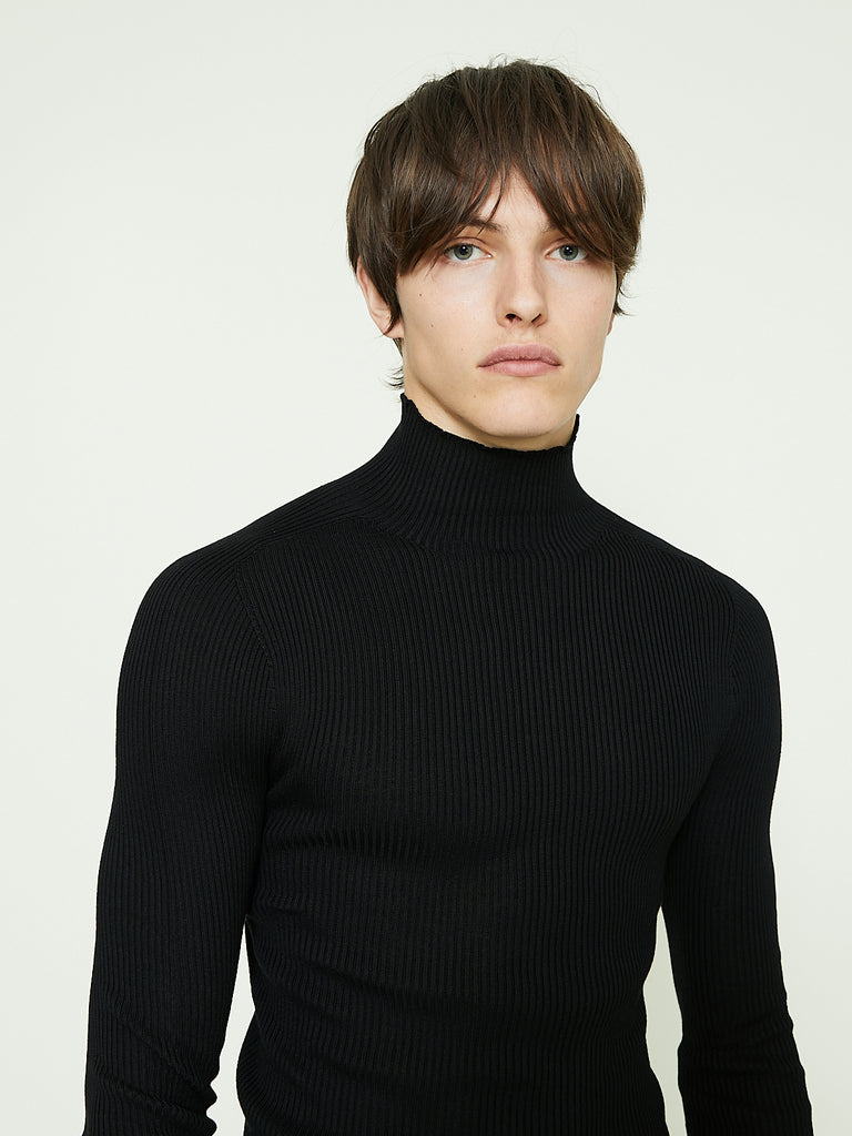 Rier Turtleneck in Black