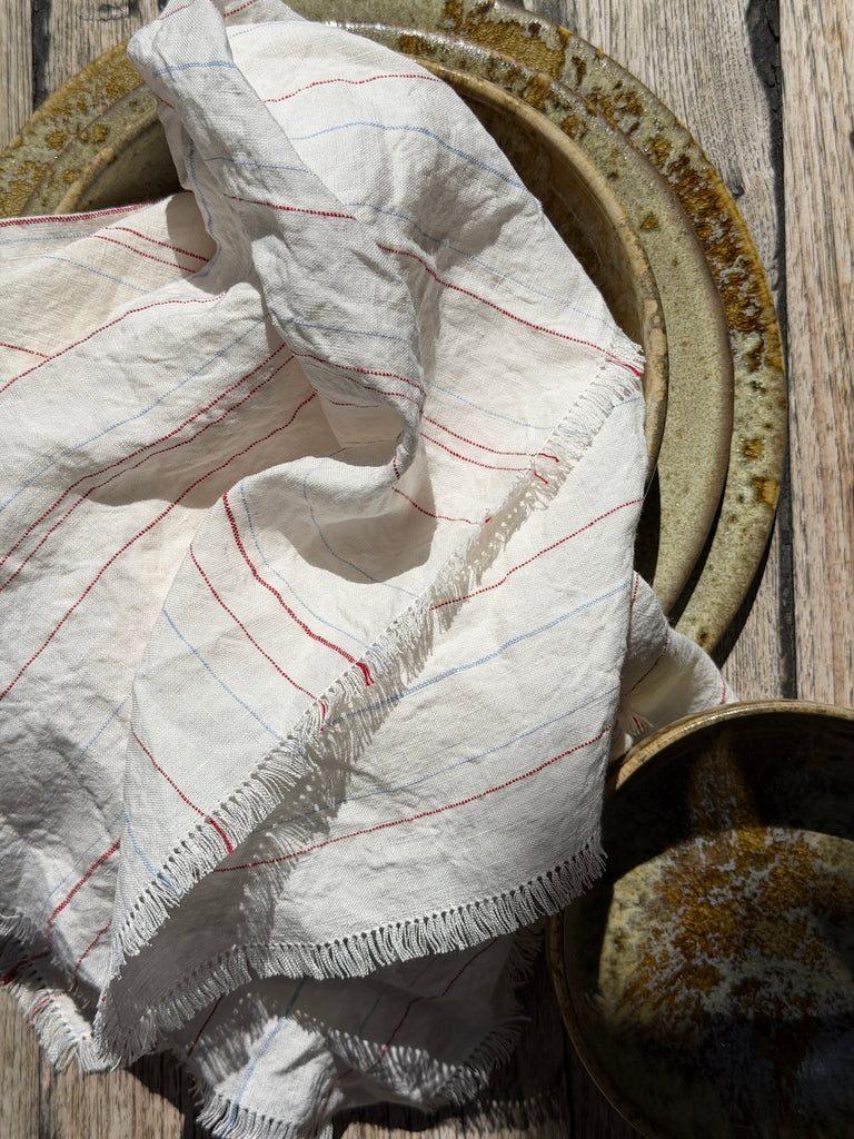 Greta Napkin in White/Red