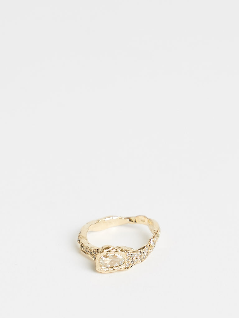 Alice Waese Coma Ring in 14k Yellow Gold with White Diamond Pave